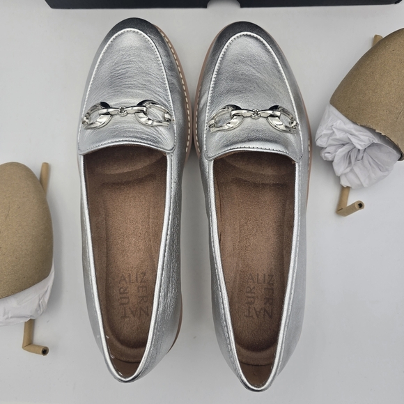 NIB Naturalizer Adiline-Bit Loafers, Silver Leather, Women's 9.5M - Picture 6 of 16